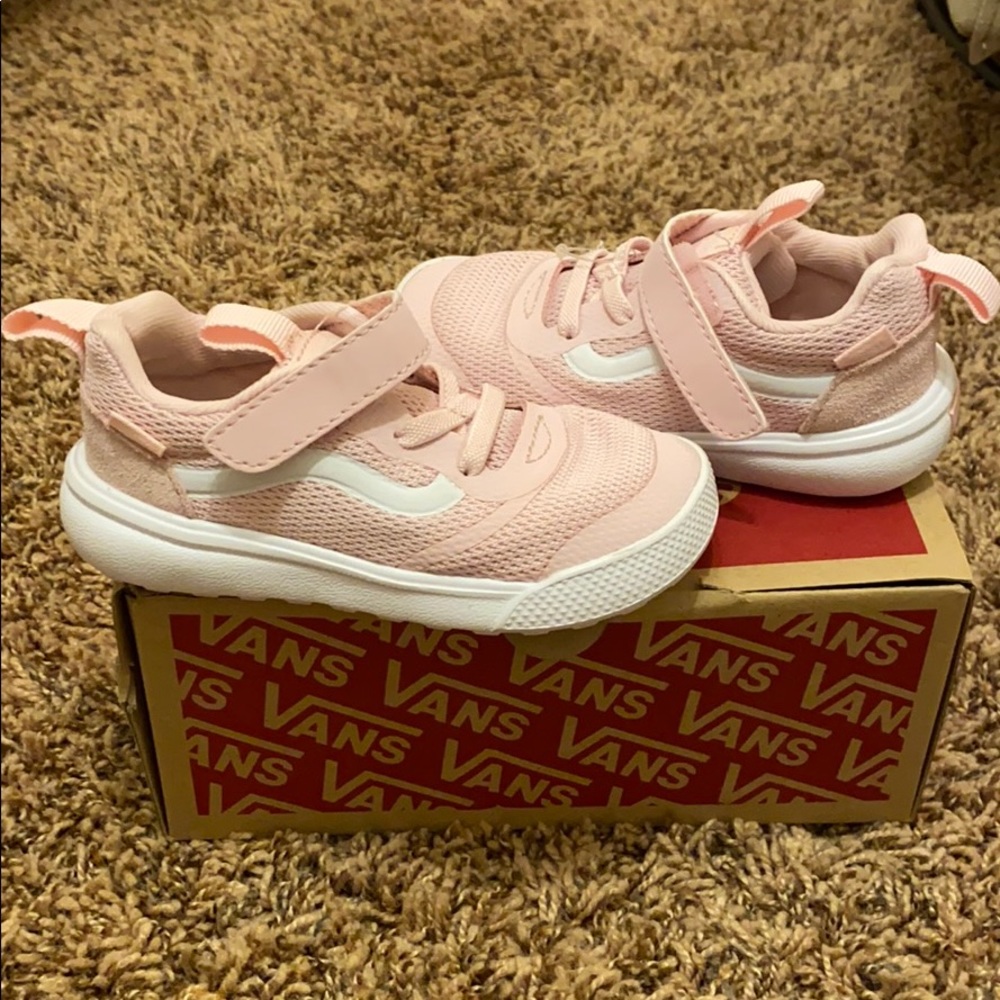 New infant Vans sneakers size 7 pink
